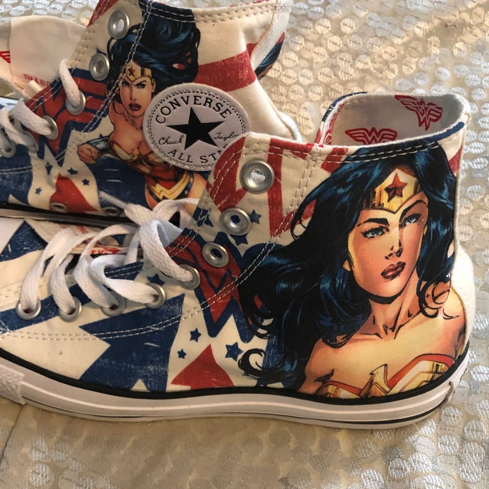 Wonder Women Converse